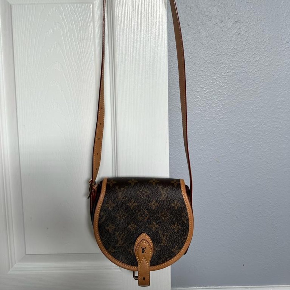 Louis Vuitton Monogram Tambourin